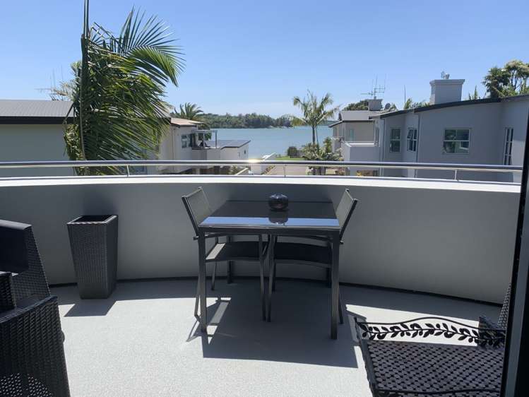 7 Azores Way Welcome Bay_5