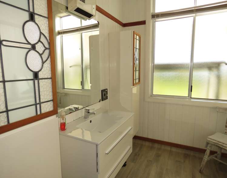 74 Church Street Reefton_9