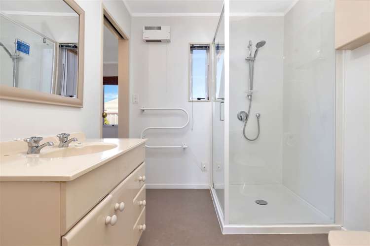 2/20 Up Francis Street Blenheim Central_14