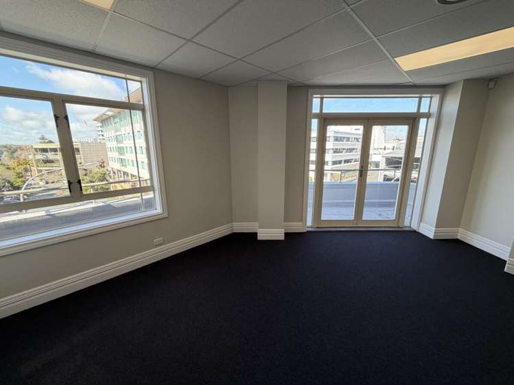 Part Level 2, 20 Alma Street Hamilton City Central_1