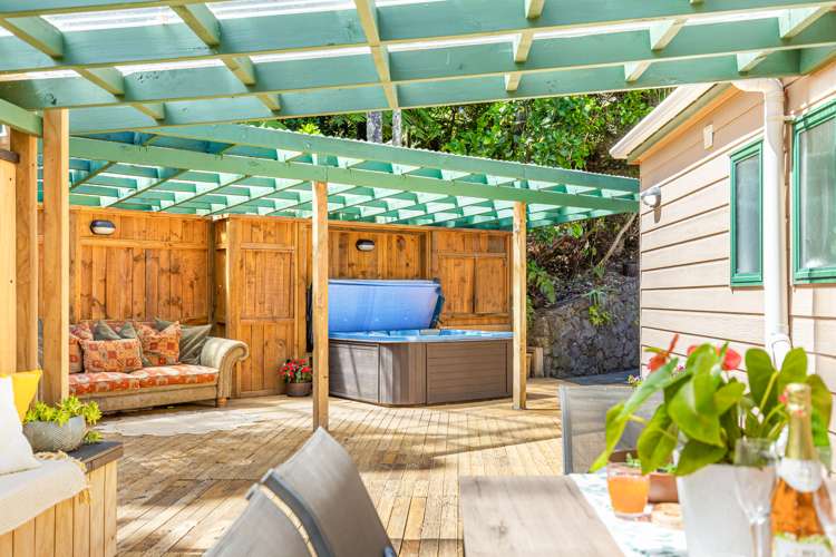 92 Scenic Drive Titirangi_18