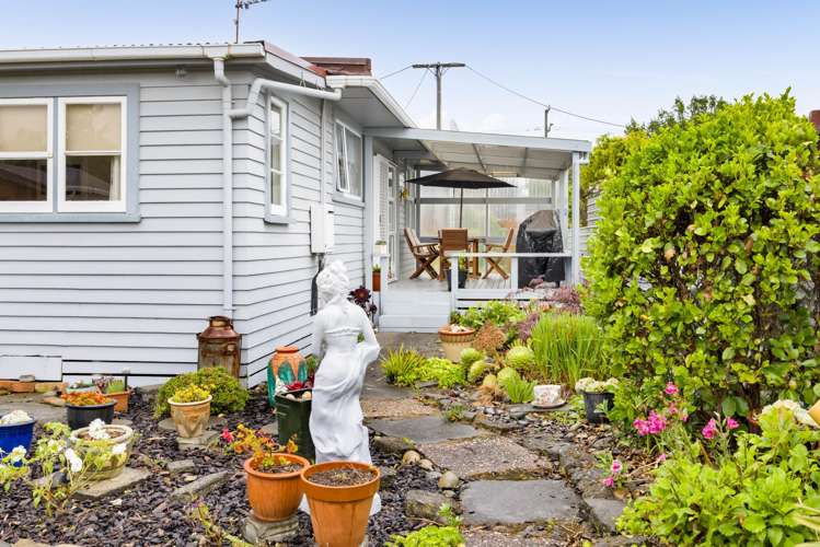 240 Egmont Street Patea_8