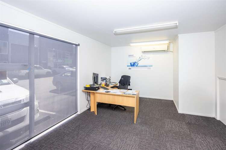 Unit 12, 9 Karewa Place Pukete_5