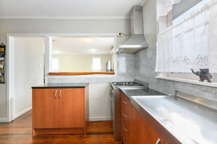 7 Enderby Drive Te Atatu Peninsula_19