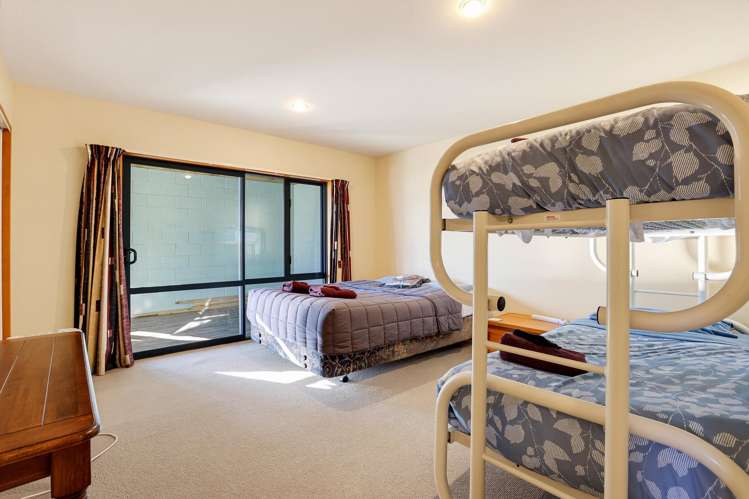 14 Settlers Hill Akaroa_18