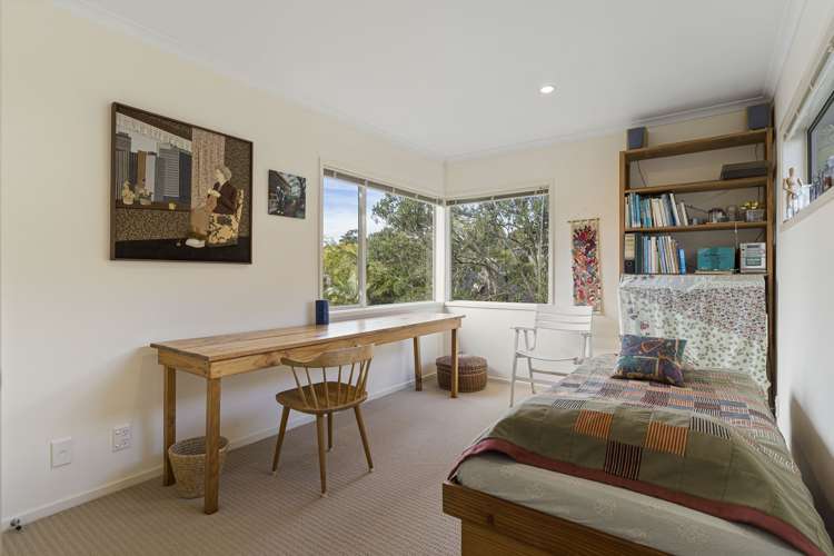 17 Oruamo Place Beach Haven_11