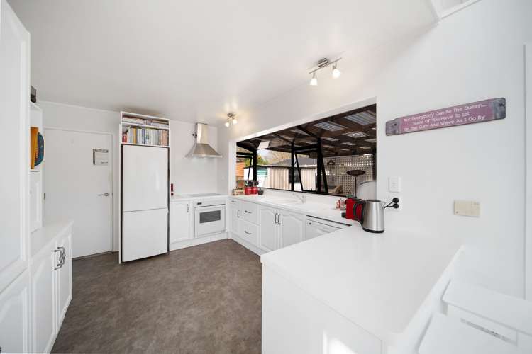 2/2 Corolu Place Conifer Grove_22