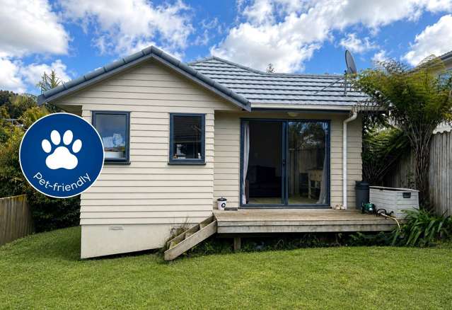 Sunny, Private 3-Bedroom Home with Great Outdo...