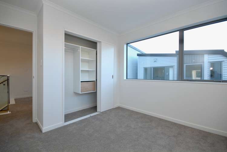 8/11 Celeste Place Totara Vale_19