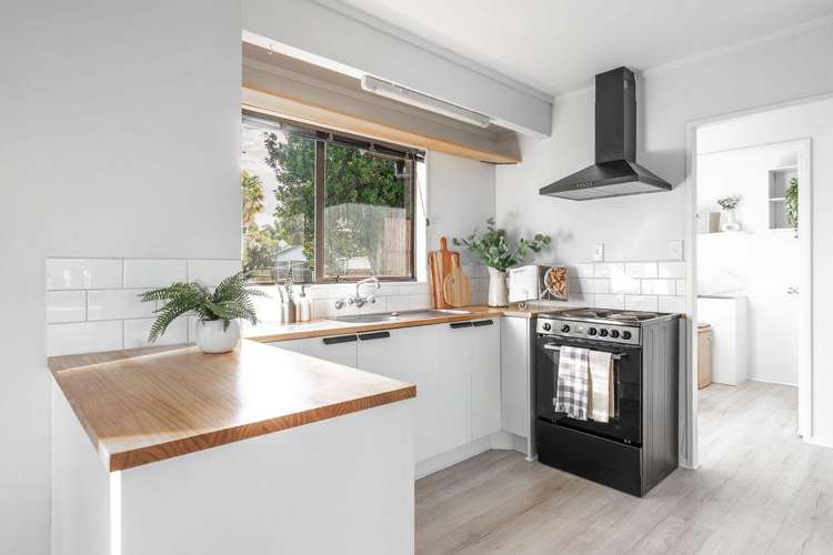 6A Lyn Grove Papamoa Beach_1