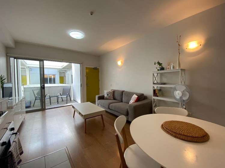 155 Beach Road Castor Bay_4