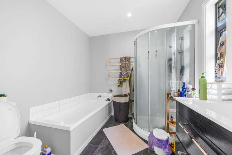 28 Sunstone Crescent Brown Owl_9