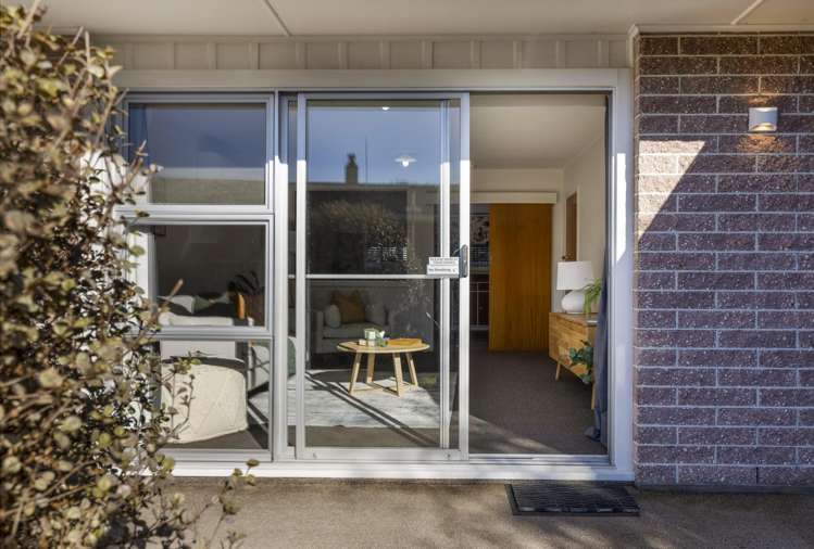 15b Newbourne Crescent Redwoodtown_13