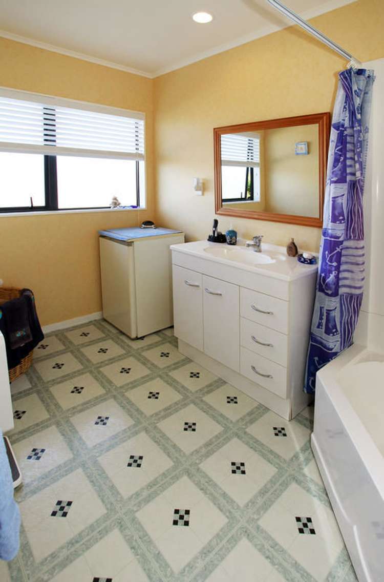 109 Kauri Crescent Matarangi_8