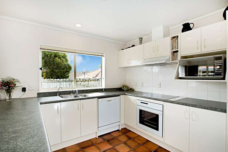 16 Ambleside Drive Northpark_5