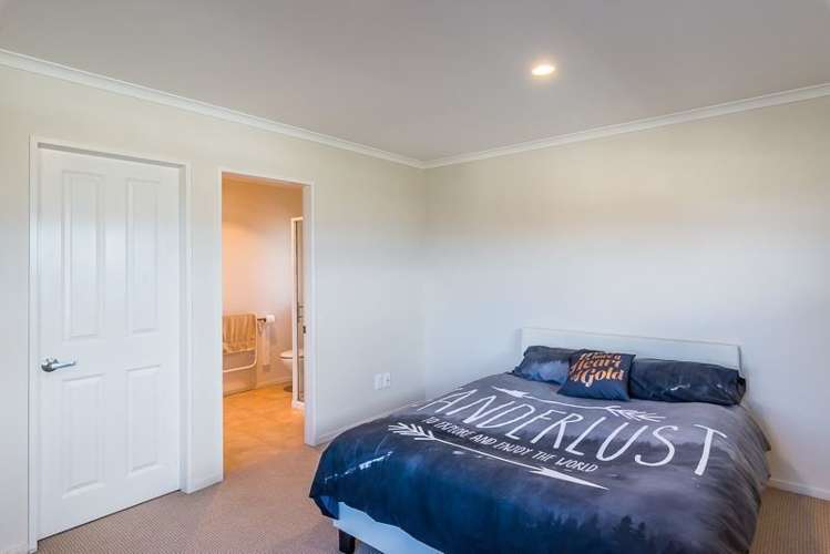 36 Percy Kinsman Crescent Riverstone Terraces_17