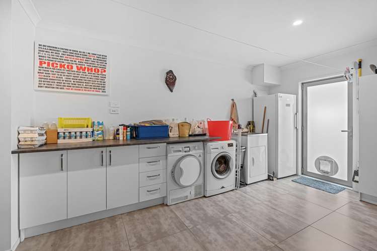 6 Fred Carr Place One Tree Point_14