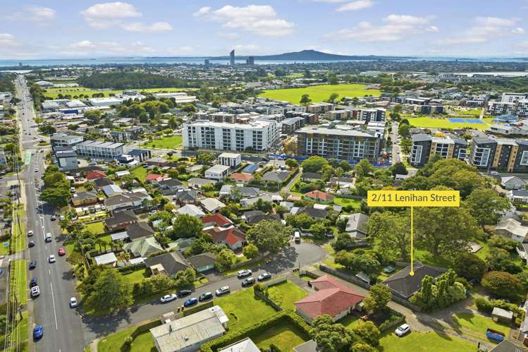 2/11 Lenihan Street Northcote_11