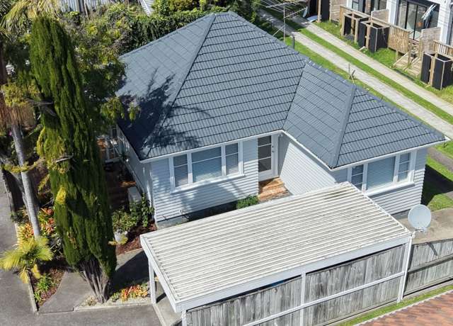 Gorgeous Freehold Character Cottage