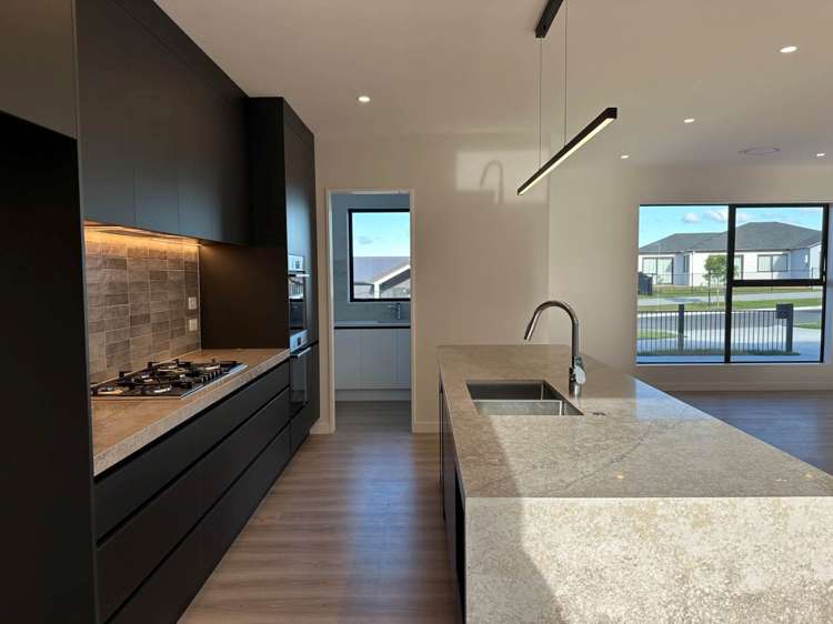 70 Parish Drive Wainui_5