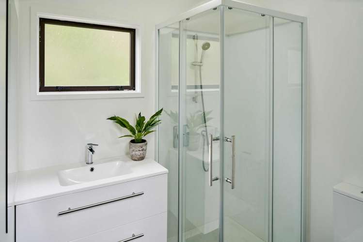 63 Omapere Street Whitby_9