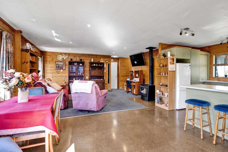 69 Egmont Street Hawera_8