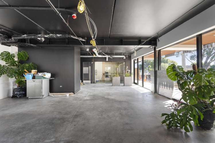 A+B/64 Coronation Road Mangere Bridge_3