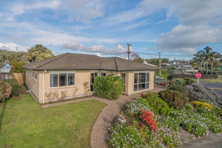 50A Kiwi Esplanade Mangere Bridge_1