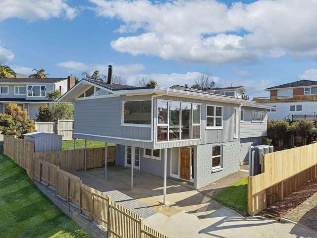 Family Home in Westlake Zone & Sky Tower Views