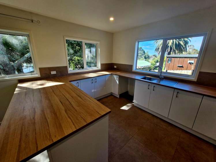 35b Cedar Terrace Stanmore Bay_2