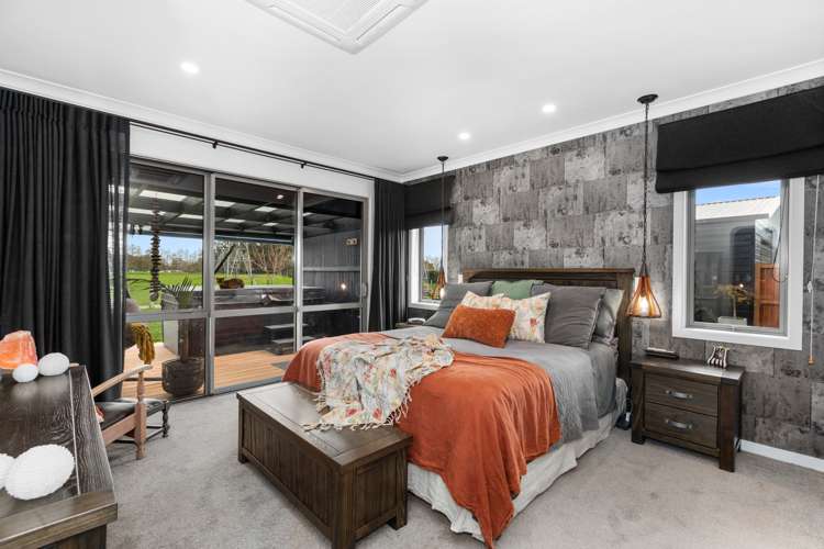 15 Shadbolt Drive Leamington_11