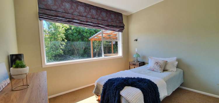 13 William Benton Street Featherston_11