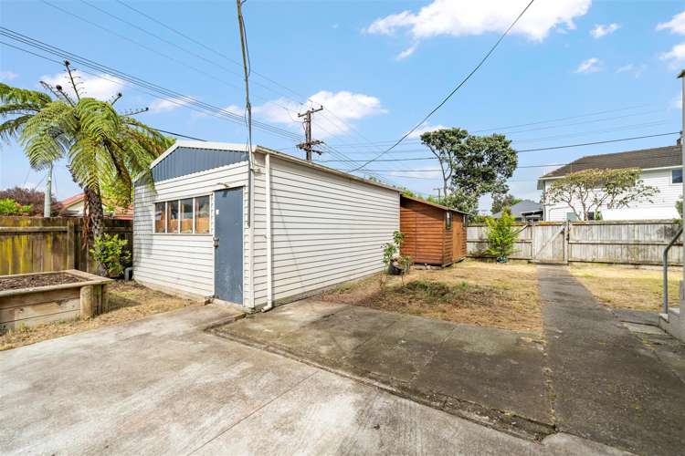 104 Whites Line East Waiwhetu_2