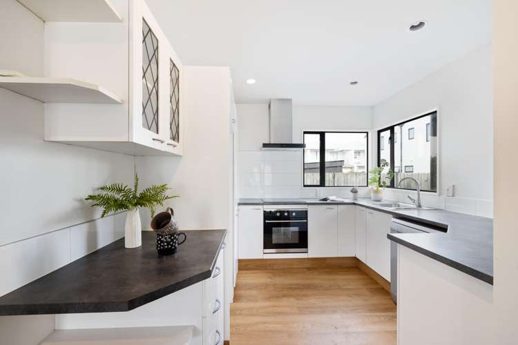 2/428 Manchester Street Saint Albans_1