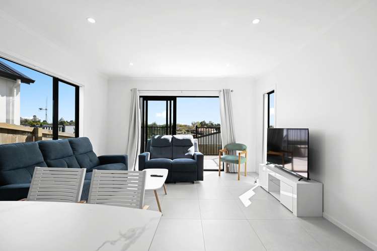 2/18 Church Road Pukete_8