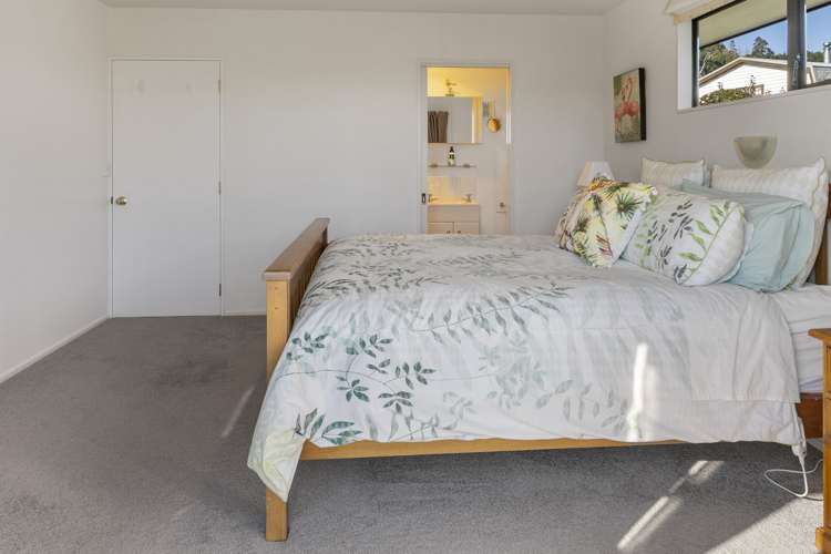 4 Gershwin Grove Stoke_17