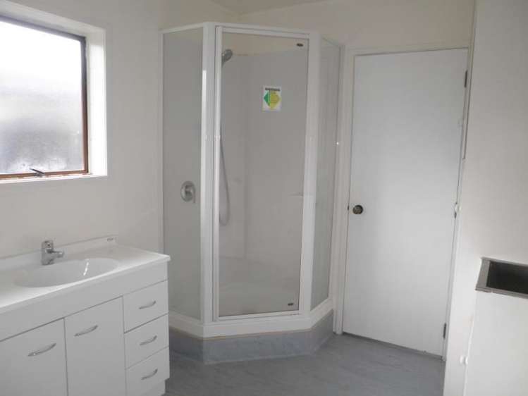 1/23 Aranui Road Mount Wellington_5