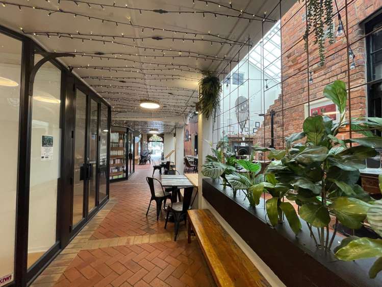 Shop 4/5-15 Victoria Road Devonport_8