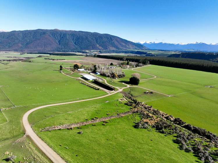 2211 Blackmount Redcliff Road Whare Creek_24
