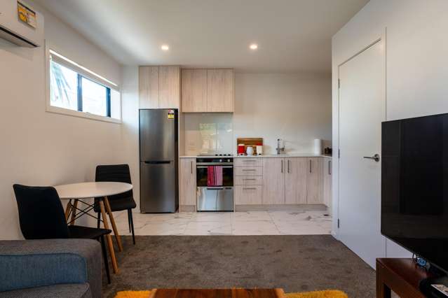 2/83 Vodanovich Road Te Atatu South_4