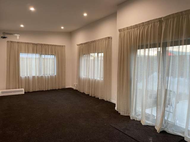 8A Worcestor Street West End_4