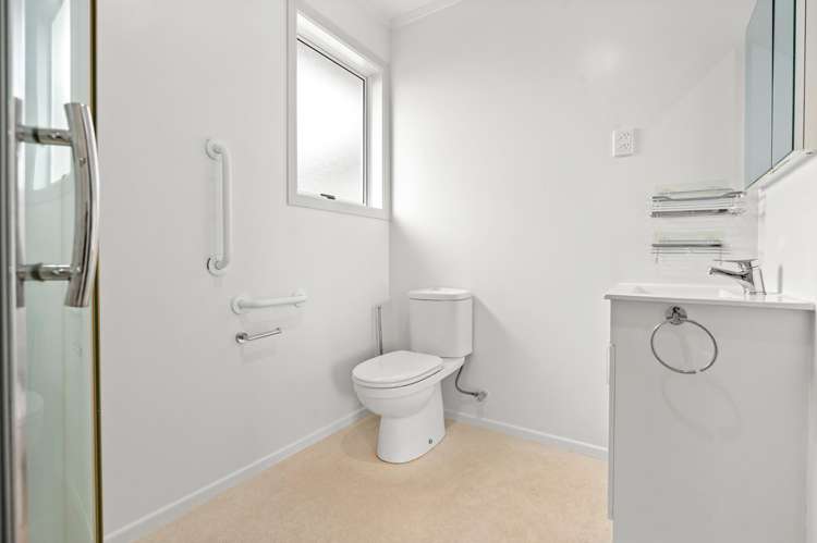 6 Forth Crescent Glenview_8