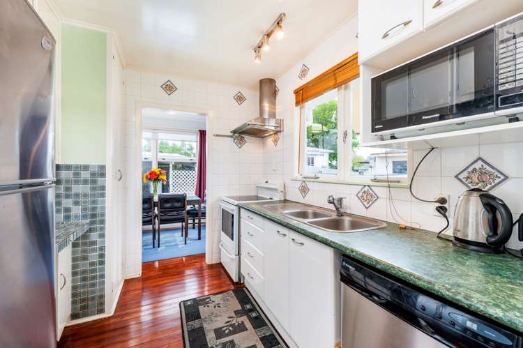 29 Clinton Avenue Te Atatu Peninsula_7