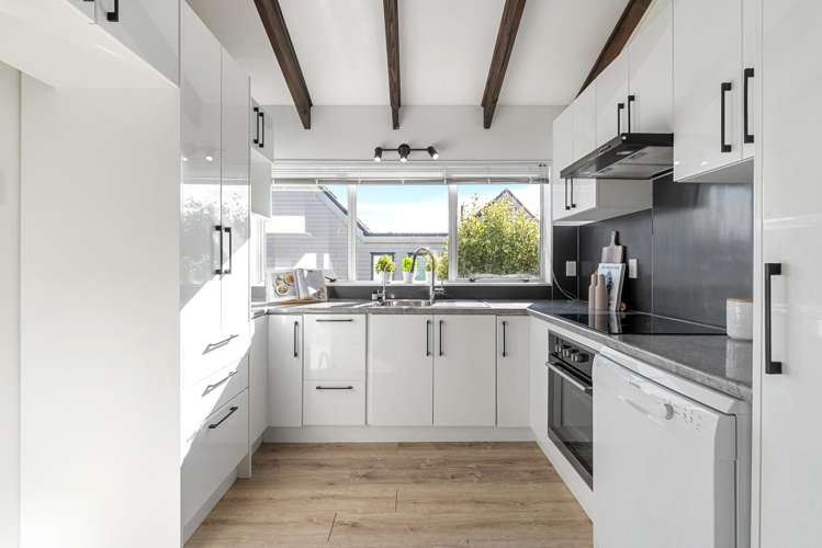 7 Guadeloupe Crescent_2