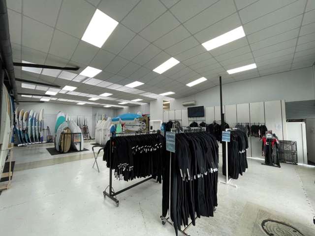 HIGH PROFILE SHOWROOM PREMISES