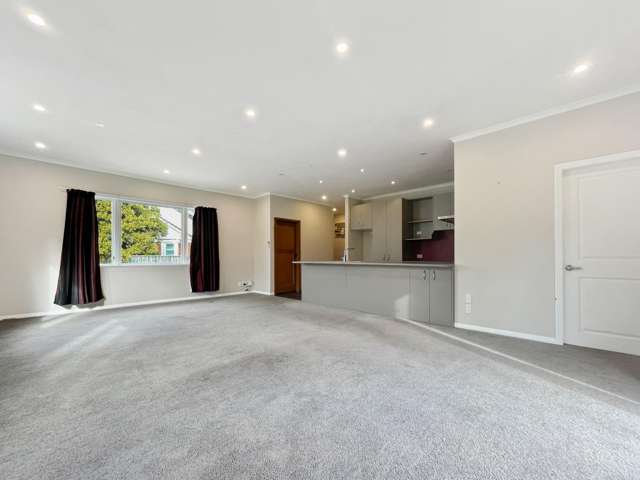  77 Hall Crescent Epuni_3