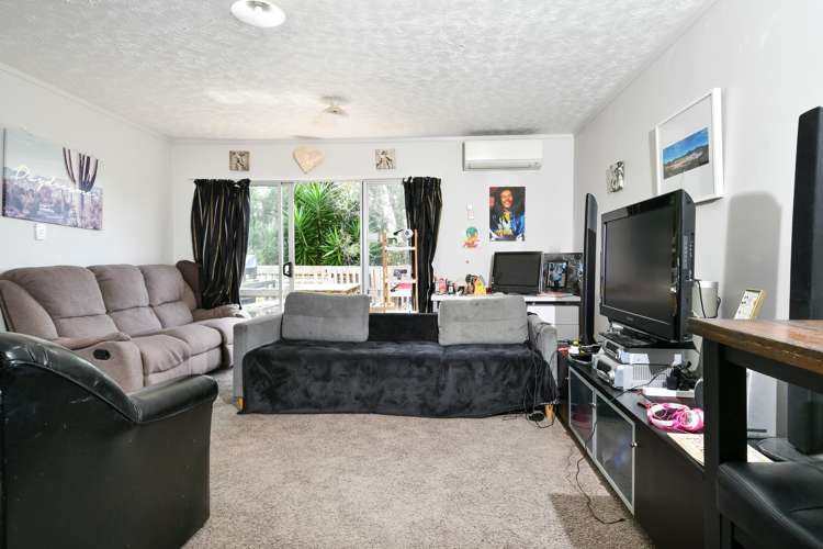 1/10 Trounson Avenue Clendon Park_6