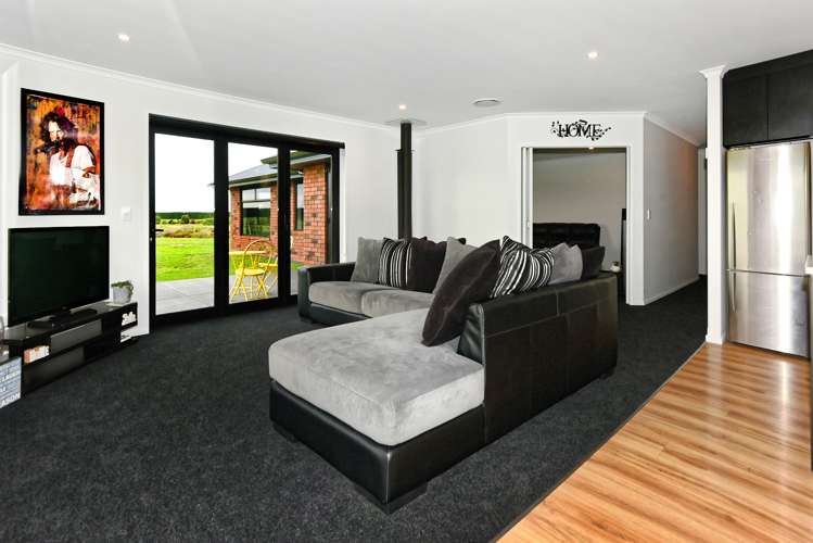 38 Whitcombe Place Darfield_3