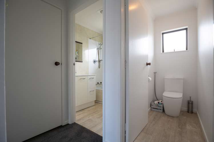 2/7 Jellicoe Avenue Stoke_12