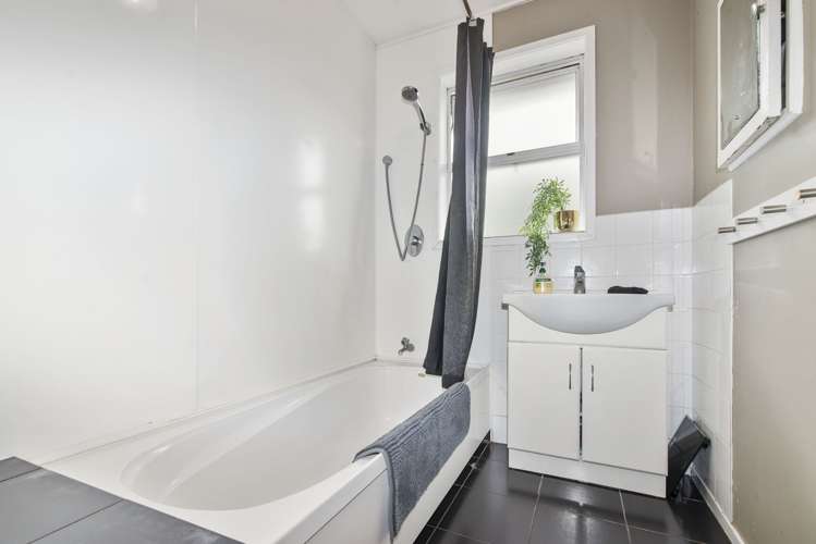 10 Bay Grove Pukehangi_12